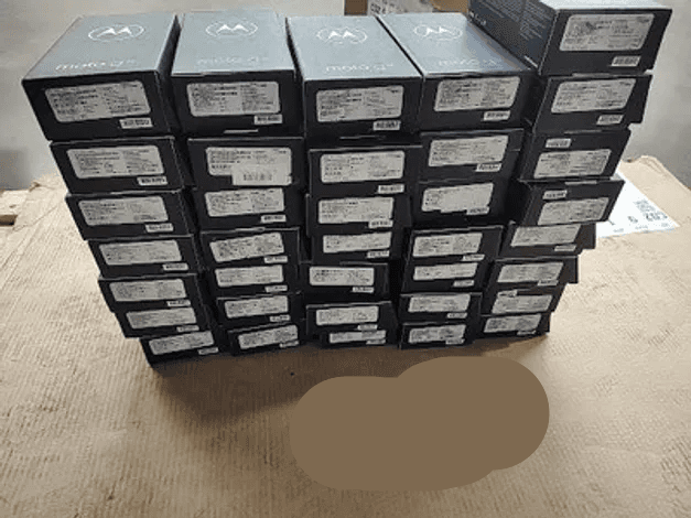 Lote 40 Smartphones Variados — Sinistro Transportadora — foto 1